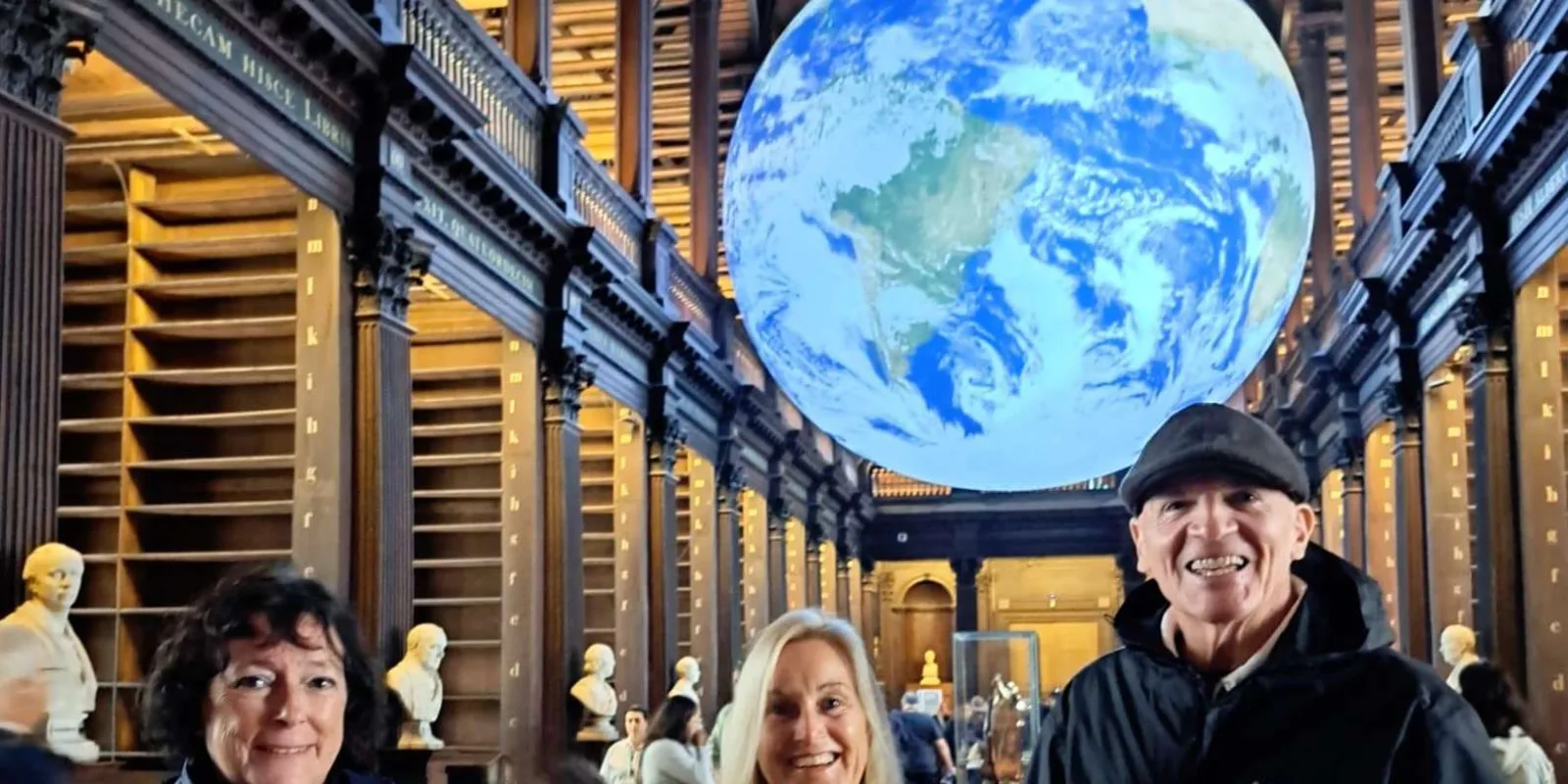 Dublin: Fast-Track Book of Kells Ticket & Dublin Castle Tour