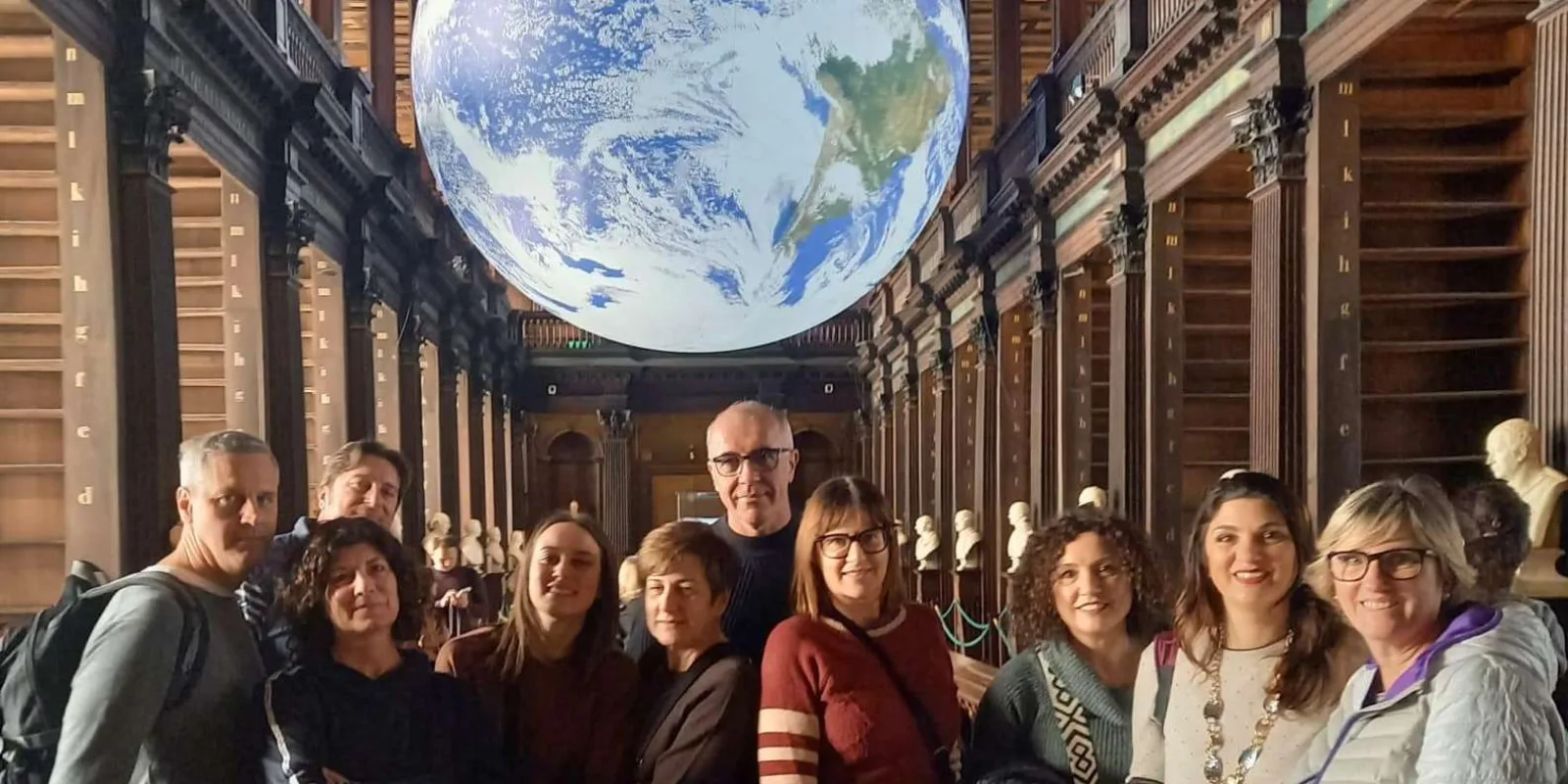 Complete tour of the Old Library of Dublin and the Book of Kells